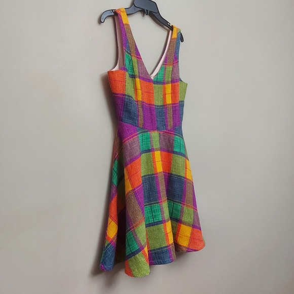 Julie Brown plaid v neck fit and flare sleeveless dress - Picture 2 of 7